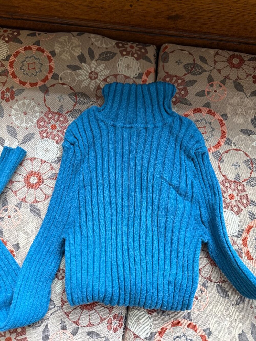 Blue Sundance Ribbed Turtleneck Sweater (stretches to conform to body) Sz M
